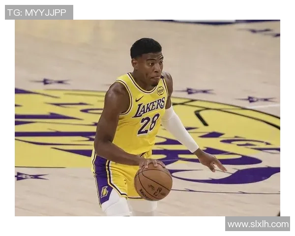 湖人有两点该夸，艾顿带好音讯！里夫斯承认错误，雷迪克不满一点